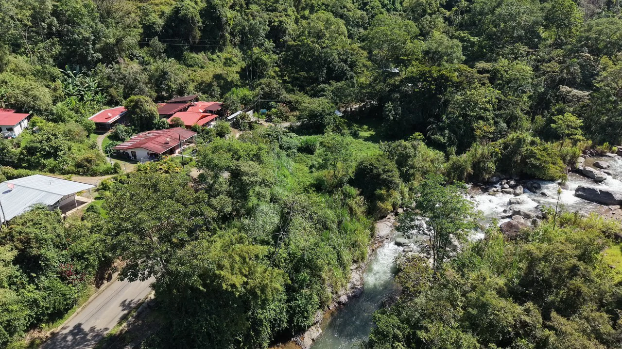 Mountain Home Construction Site For Sale in San Isidro del General