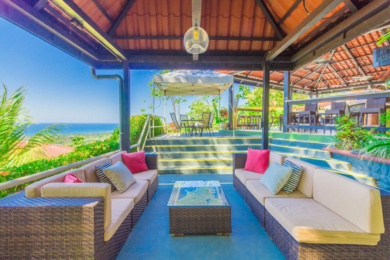 Popular 20-room Boutique hotel /retreat. Stunning ocean views - Gallery image 17