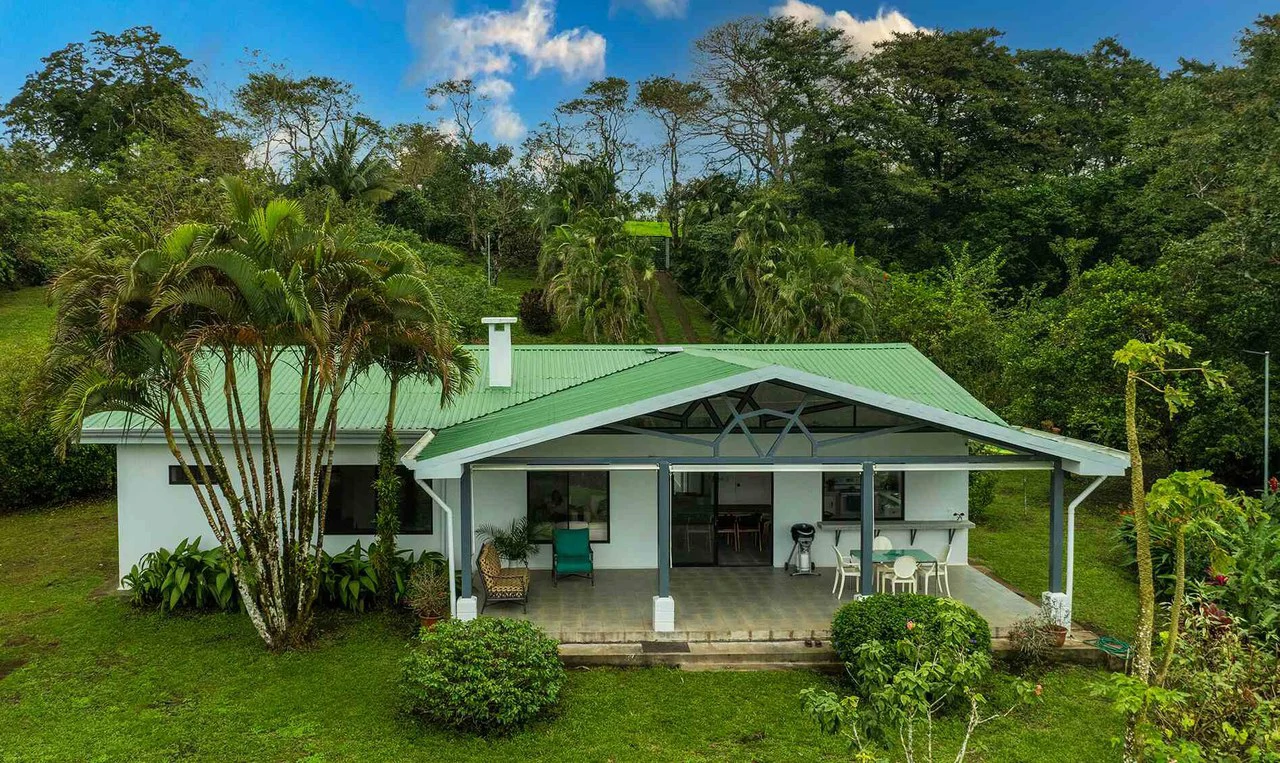 BLUE CREEK VILLA - Smart Home in Paradise - Gallery image 2