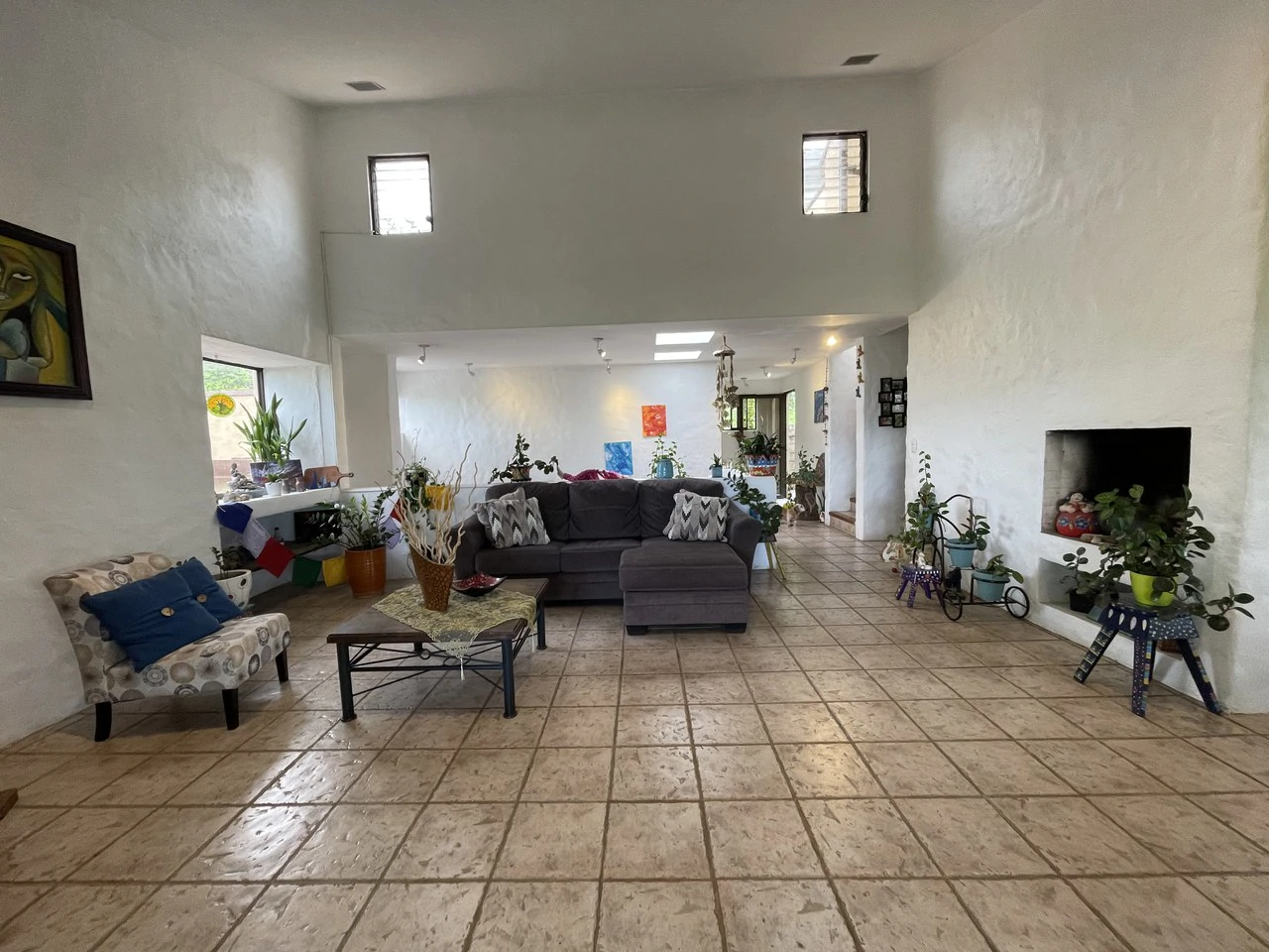 Loma Real P430: Spacious 5-Bedroom Home in Gated Community in Escazú, Guachipelin Norte - Gallery image 3