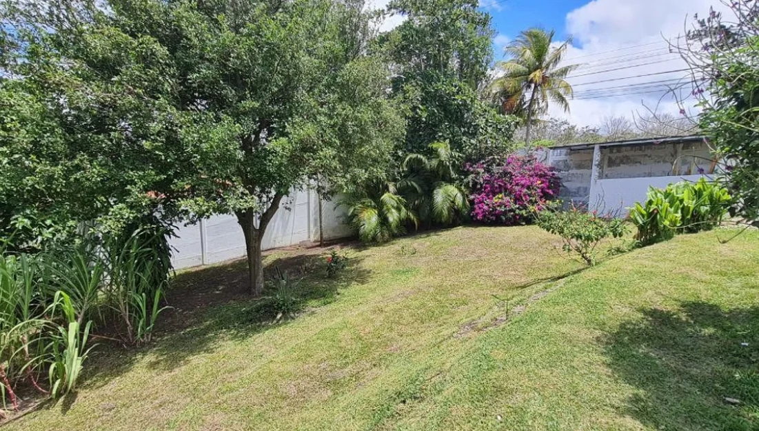 VILLA VIDA TRANQUILA - Modern Bright Home on Lake Front Property-DRASTIC REDUCTION FROM $585,000 - photo 25