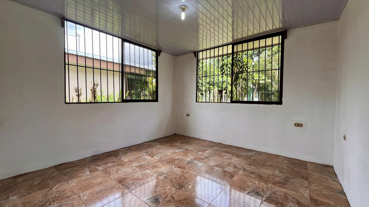 House For Sale in Daniel Flores - Gallery image 17