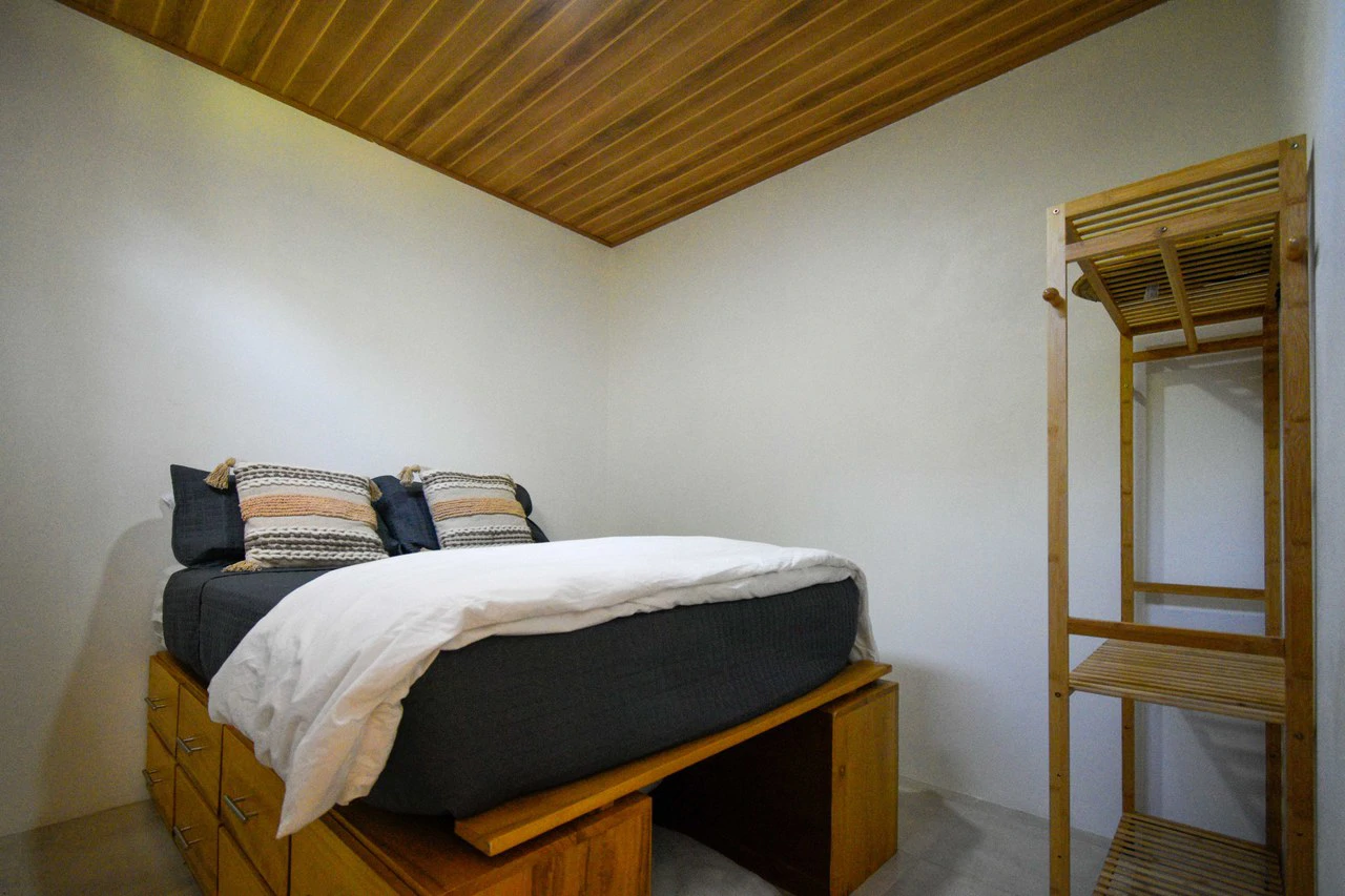 Home and Rental Apartment in Quiet Neighborhood - Gallery image 15