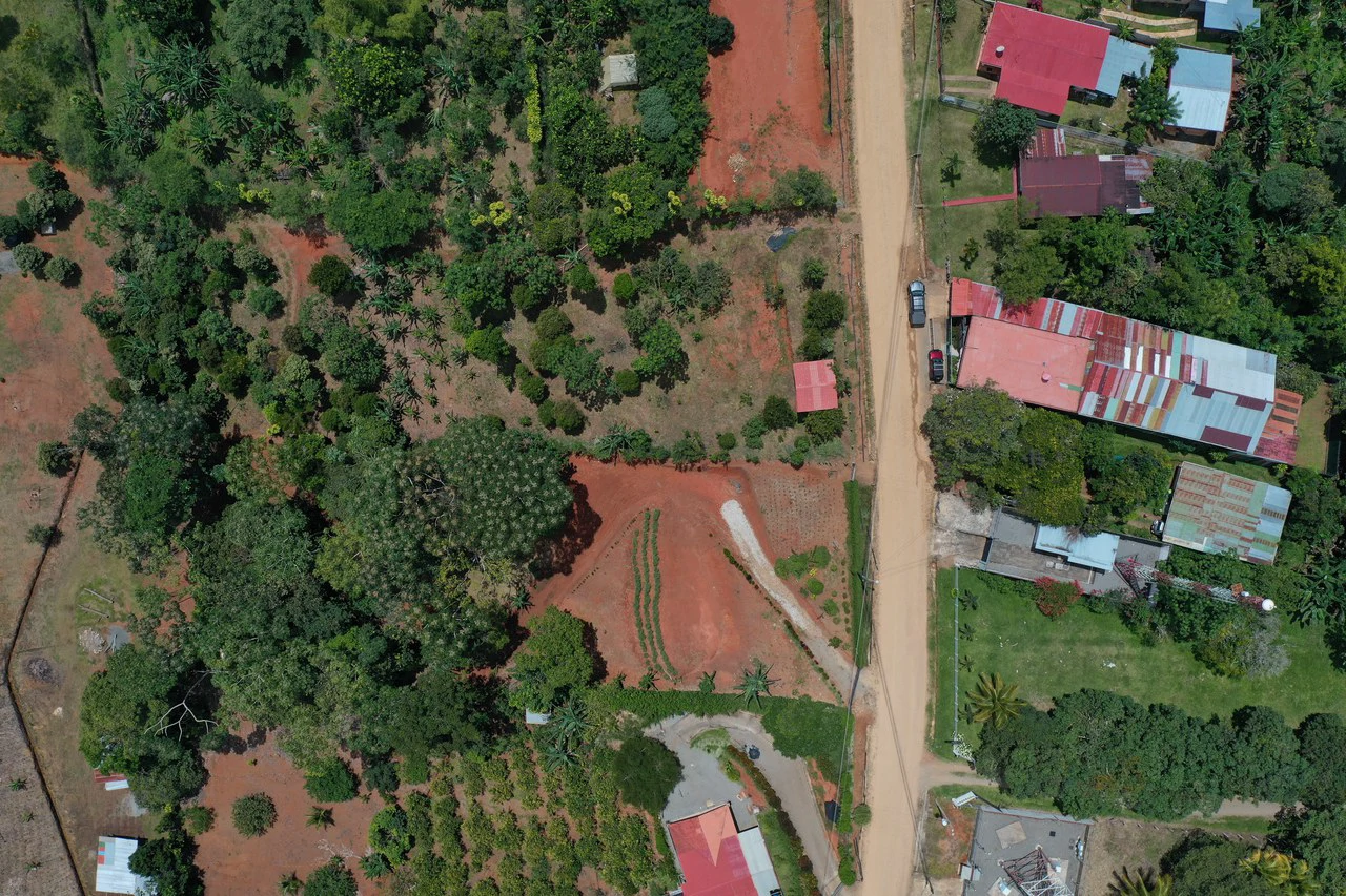 Prime 40,000 Sq. Ft. Building Lot with Mountain & Valley Views in Pérez Zeledón - Gallery image 13
