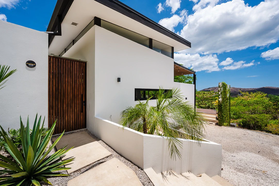 Casa Kalachuchi: Gorgeous Modern Jungle Oasis with Sunset Views in Gated Community - Gallery image 53