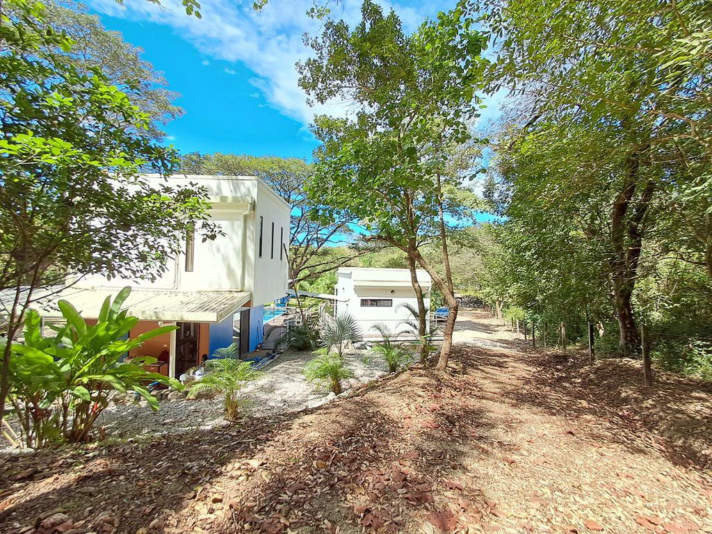 Casa Blue Azul: Unique Property with Three Independent Units in the Heart of Nature – 5 km from Sámara - Gallery image 25