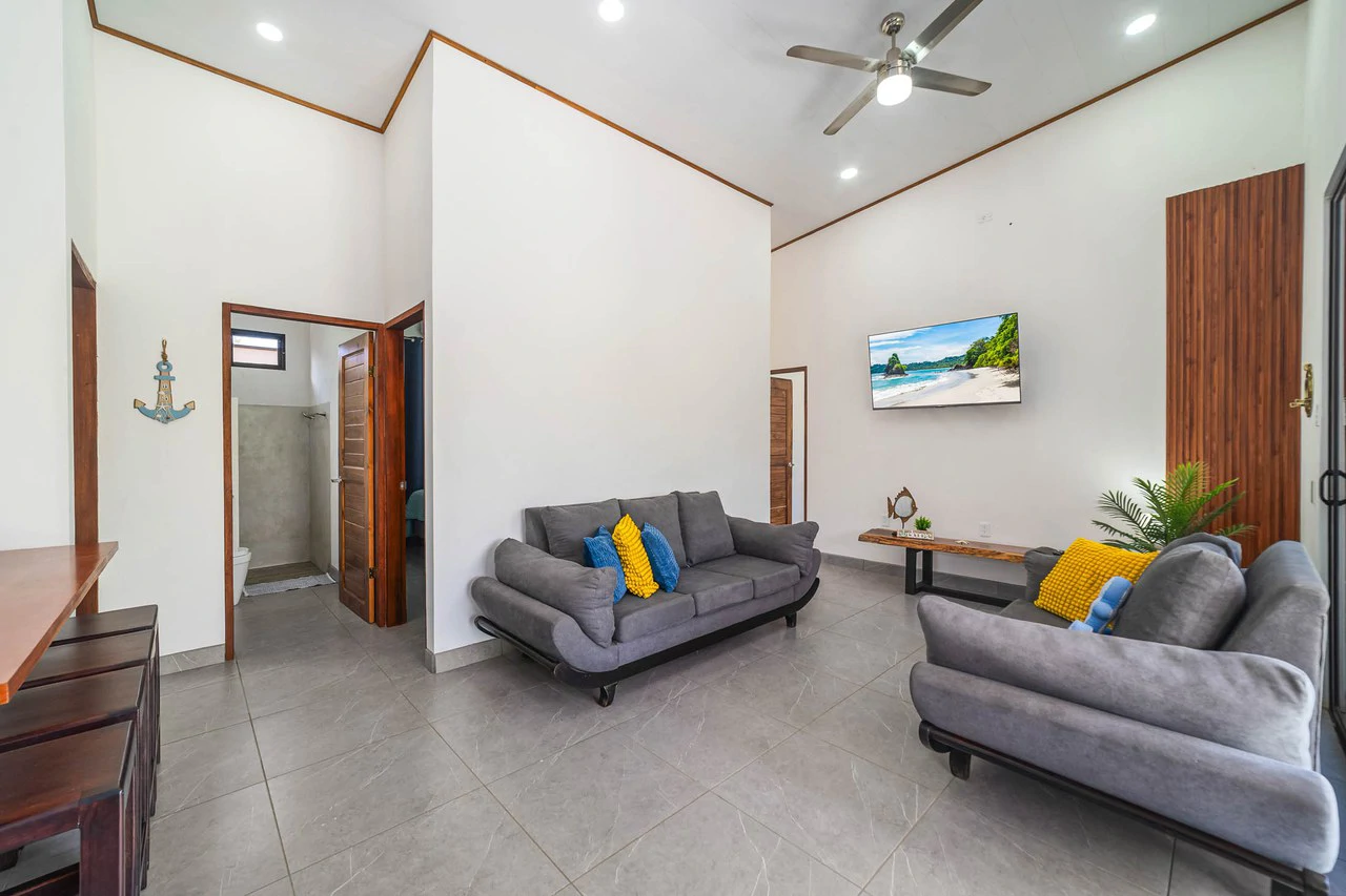 Villa Nanku: Tropical Playa Negra Home with Guest House & Pool - Gallery image 23