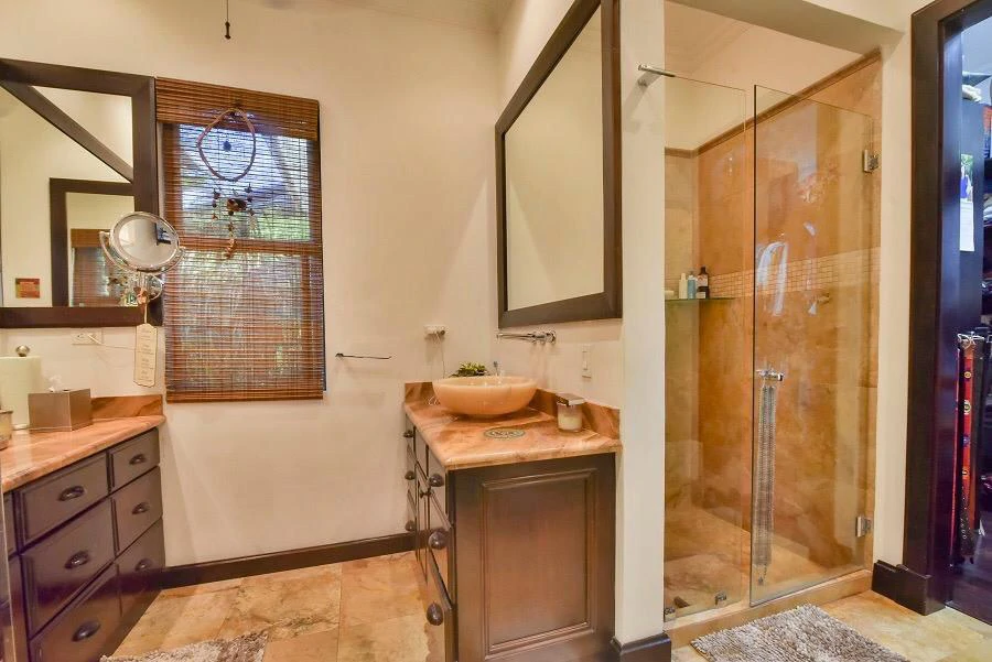 Oro sol gated: Luxury and Tranquility in Santa Ana! in gated community - Gallery image 7