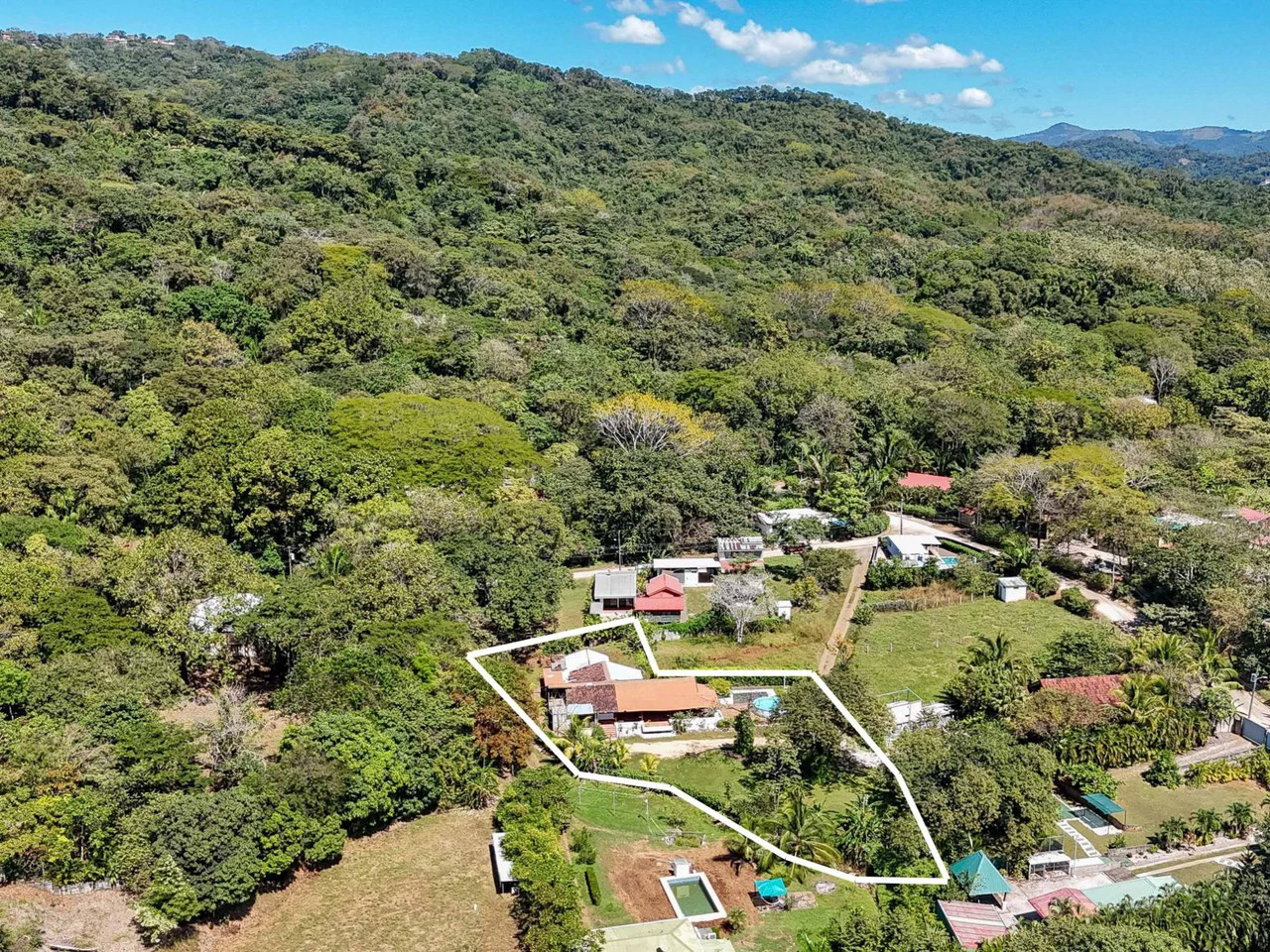 Rancho Paraiso: 3BR Home Plus Apt with Room to Expand - Gallery image 9