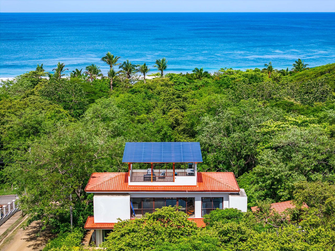 Casa Tuga: 4BR Ocean View Home with Pool, Steps from the Beach - photo 2