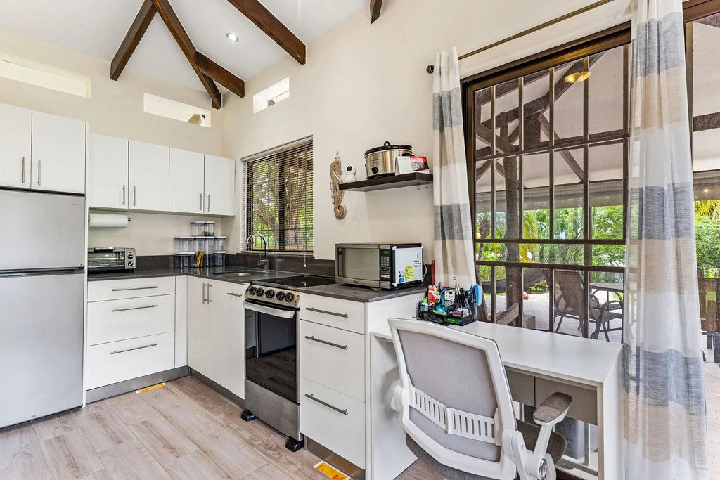 Casa Amani: Luxury Ocean-View Estate & Investment Opportunity in Tamarindo! - Gallery image 85