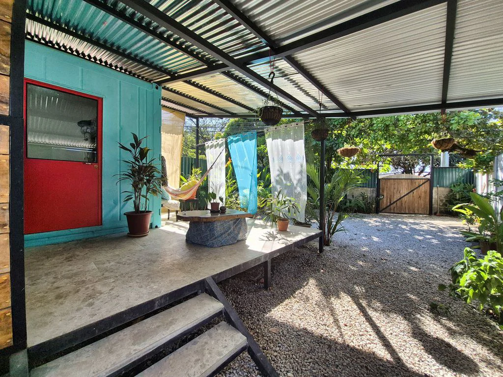Casa Nomad: Affordable Beachside Living in Samara – Unique 2-bedroom Container home – Walking Distance To The Beach - Gallery image 3