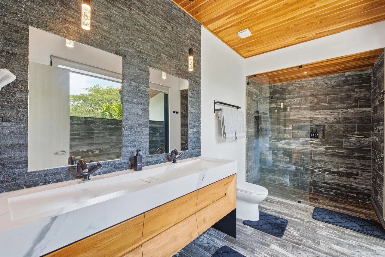 Casa La Ola Perfecta: Luxury 5-Bedroom Home with Pool Near the Beach in Hacienda Pinilla - photo 24