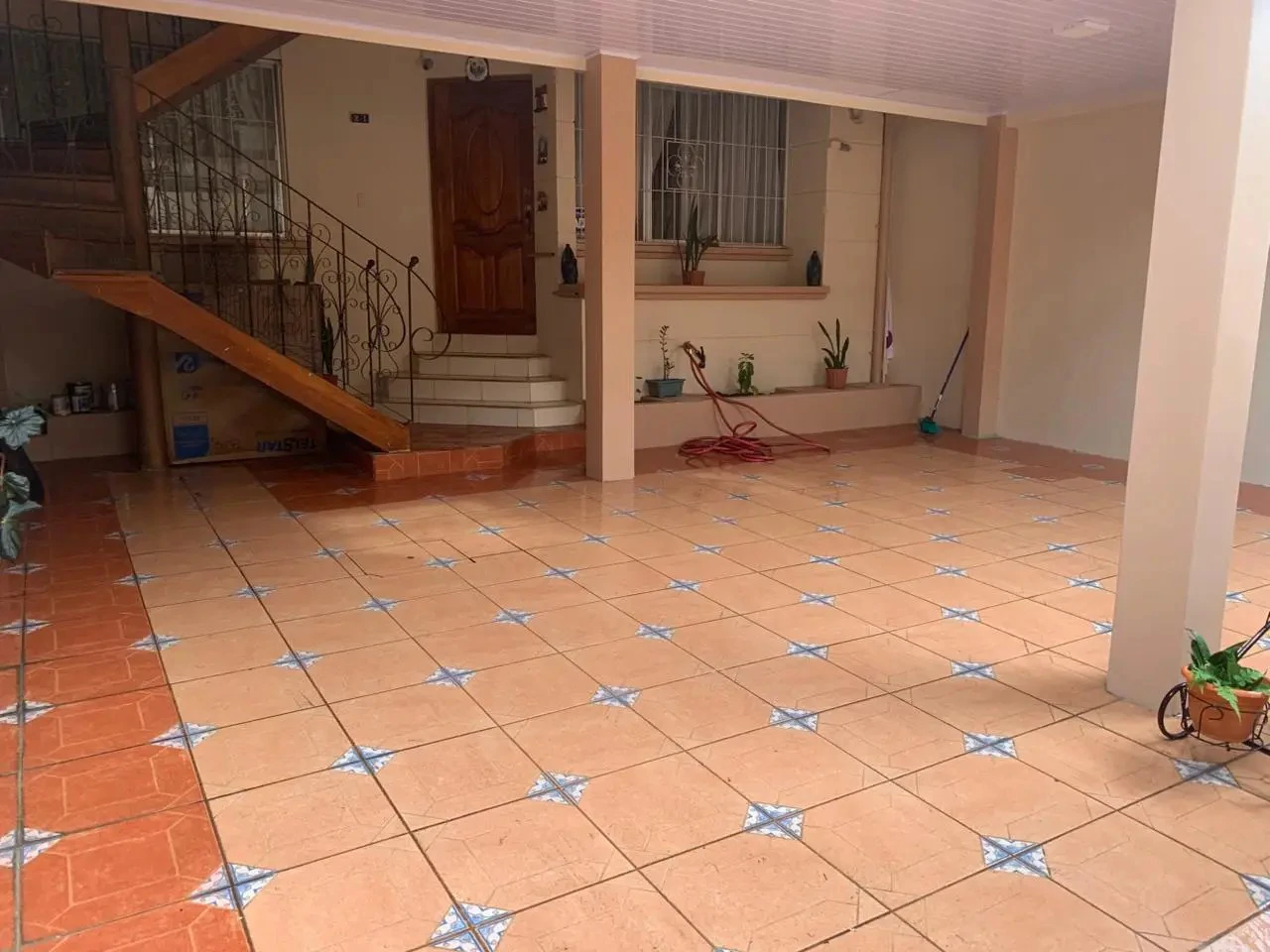 Spacious 6-Bedroom Family Home in Residencial Saint Clare, Moravia - Gallery image 35