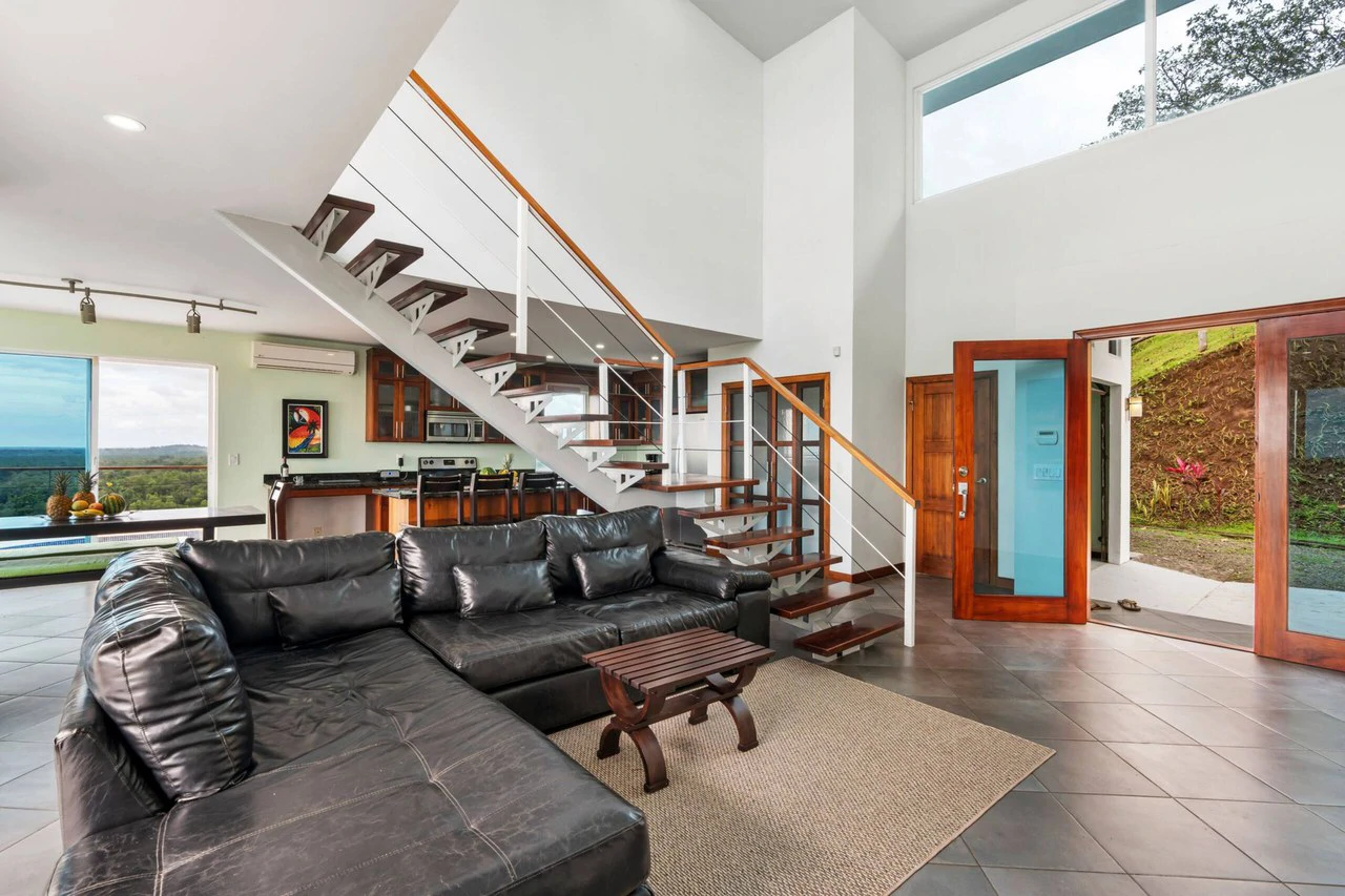 Casa Sol: Exceptionally Private Home with Panoramic Ocean, Mountain & Sunset Views - Gallery image 14