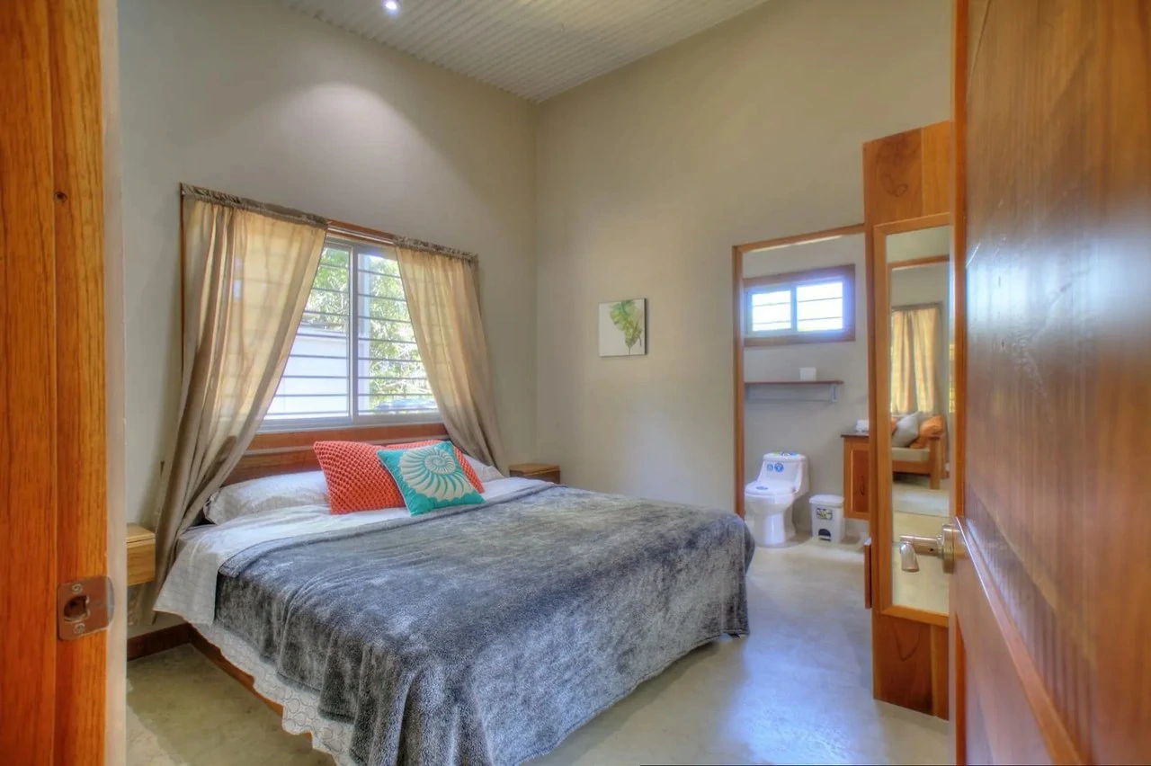 0.2 ACRES – 3 Bedroom Home With Pool Walking Distance To Beach And Surf Breaks, Surfer’s Dream!!!: Near the Coast House For Sale in Playa Pavones - Gallery image 8