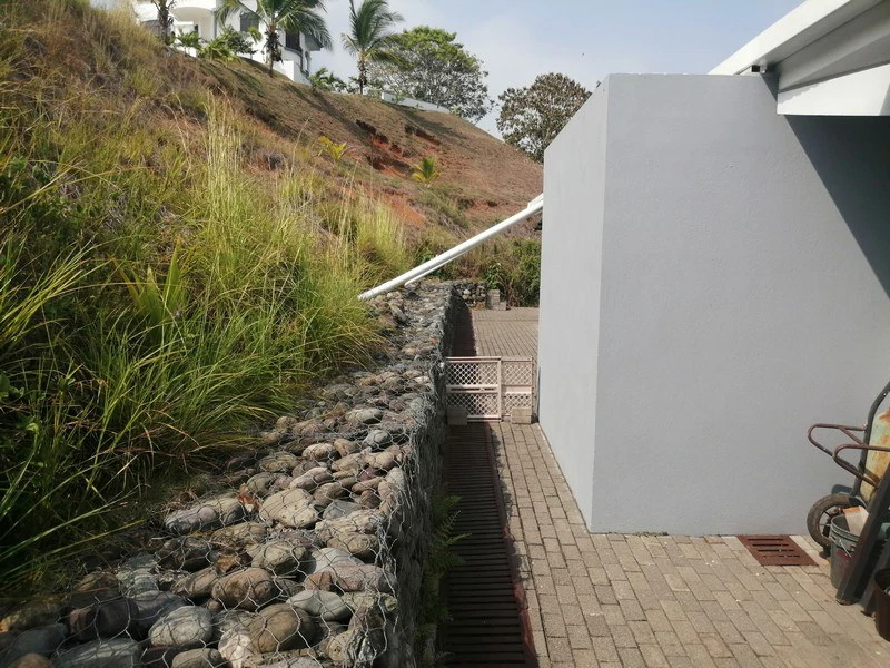 Beautiful Casa Irina, with pool and large yard: Close to the beach in tranquil Monterrey! - Gallery image 34