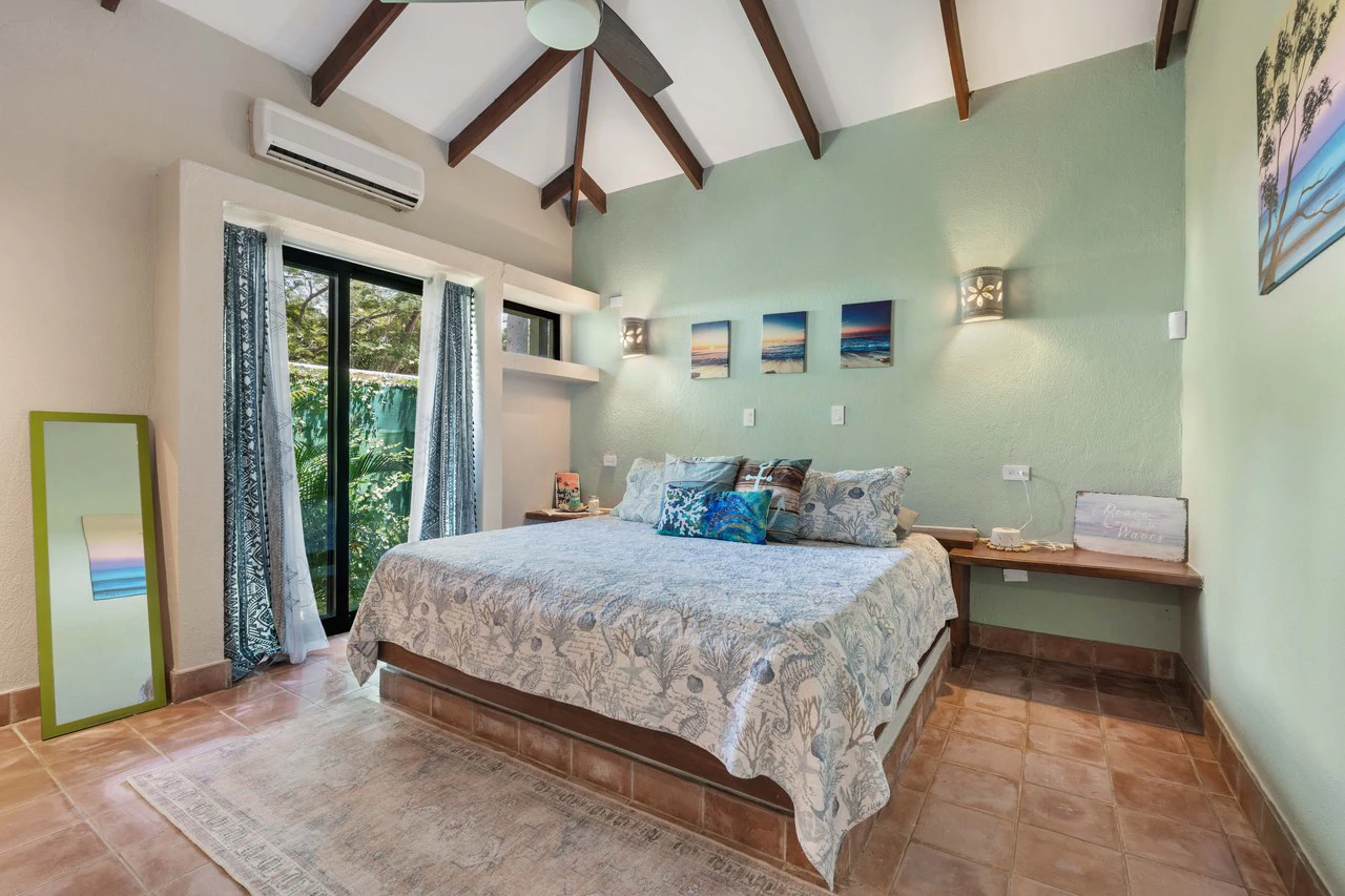 Casa El Coco: Modern Beach Retreat Steps from the Sand in Palm Beach Estates - Gallery image 10