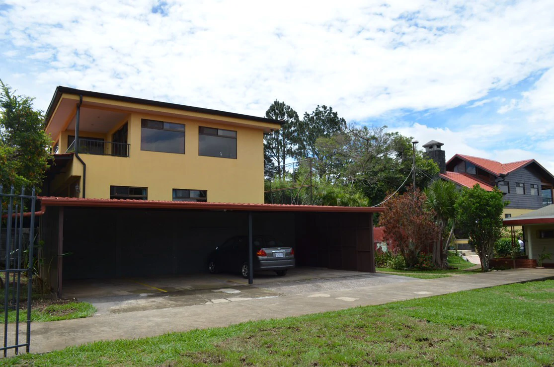MOUNTAIN PROPERTY WITH VIEW AND 3 HOUSES - Gallery image 2