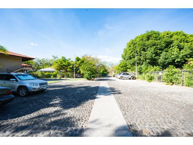 Luxury double Condos for Sale in Playa Potrero, 800 mts away from Penca Beach, with a wonderful common swimming pool and jacuzzi in tropical garden - Gallery image 26