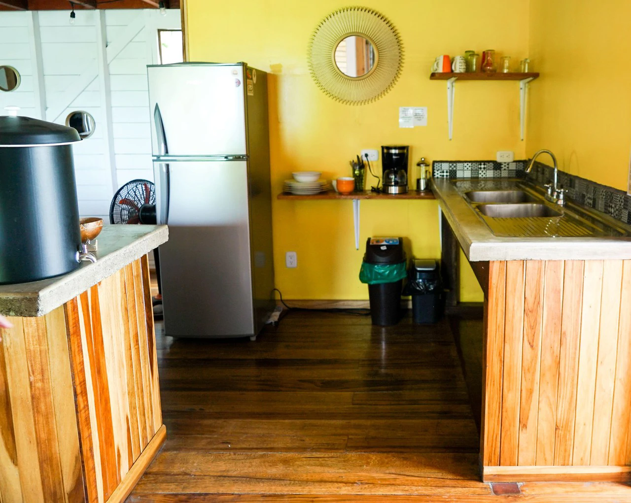 6 Bd/4 Ba:  Income Producing 3 Unit Apartment In Downtown Puerto Viejo - Gallery image 9