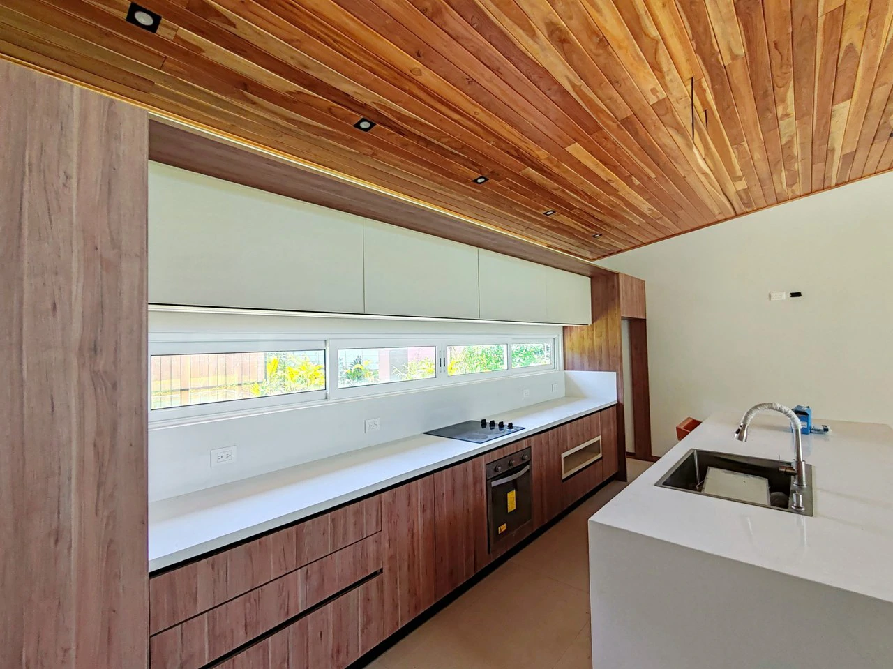 ID 4198: Modern New Villa with Pool in Puerto Viejo — Walk to Beach, Owner Financing Available - Gallery image 5