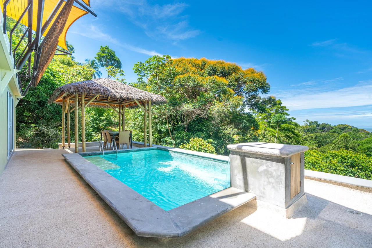 Casa Chiquita: Ocean View Retreat in the Heart of Ojochal – 3 Bed, 3 Bath with Pool, Fruit Trees & Prime Location - Gallery image 14