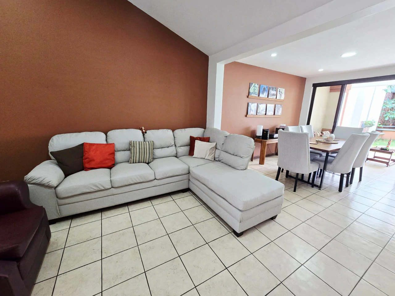 LARGE HOUSE FOR SALE IN MERCEDES NORTE, HEREDIA - Gallery image 10