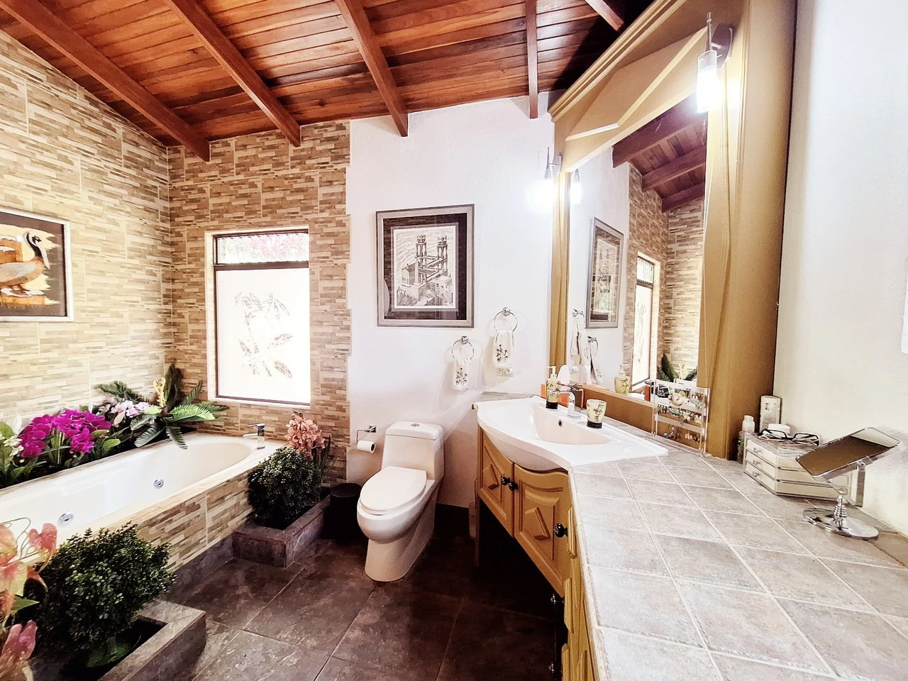 Nature, Privacy & City Views!: Atenas Dream Retreat for Expats & Retirees - Gallery image 12