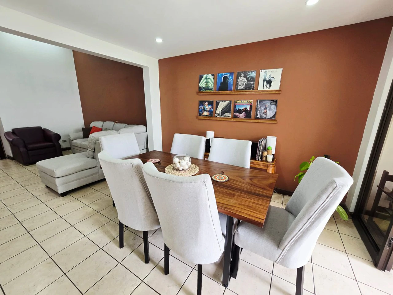 LARGE HOUSE FOR SALE IN MERCEDES NORTE, HEREDIA - Gallery image 13
