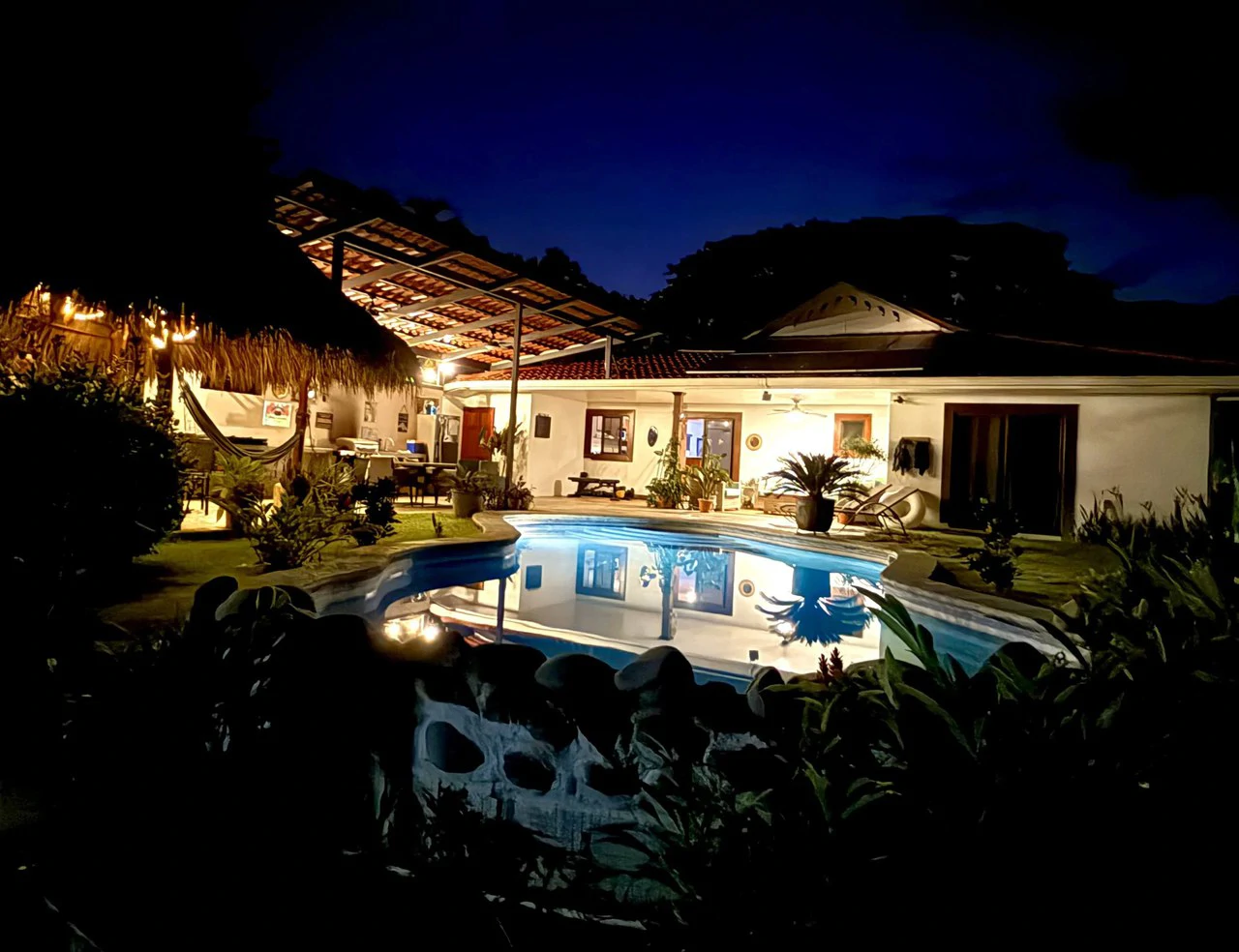 Tropical Villa 519: $629,950 USD Gated Los Delfines Golf & Country Club Beachfront Village. 5 min walk to Swimming beach in Bahia Ballena on the Southern Nicoya Penisula - Gallery image 19