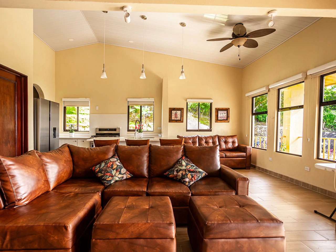 11.25 ACRES- 4 Bedrooms, Two Homes, Panoramic Ocean & Mountain Views With Stream, 30+ Fruit Trees, 40 Minutes to Quepos!!! - Gallery image 20