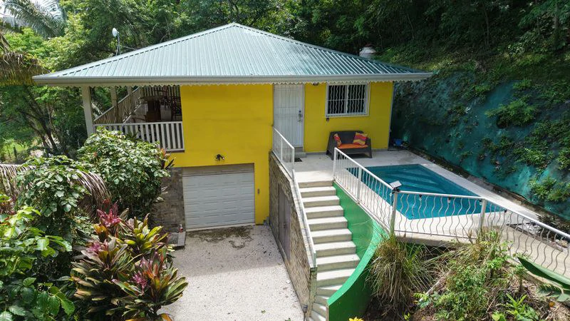Casa Alaska: Charming Costa Rica Home with Pool, Rancho & Nature Views, Just 10 Minutes’ Walk to the Beach