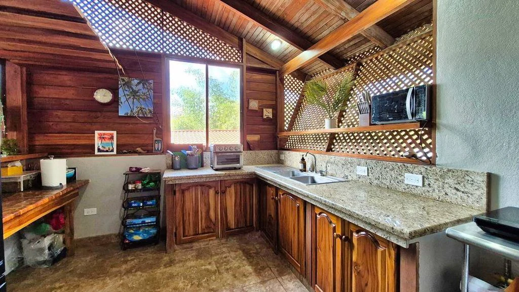 Casa Jungle Tree: PRICE DROP - Tropical Living with Pool, Expansion & Vehicle Included – Ready to enjoy the Pura Vida Lifestyle! - Gallery image 14