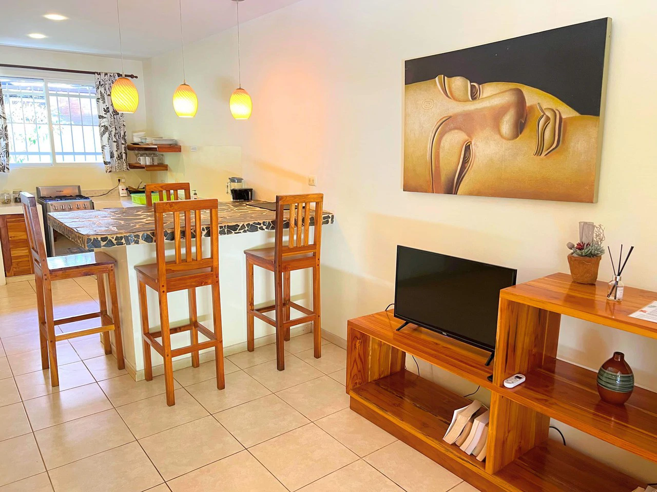 Santa Teresa 2 Bedroom House + 6 Rental Apartments: A Multi Unit Vacation Rental with Pool & Steps from the beach - Gallery image 5