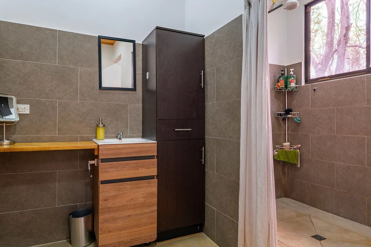 New 2BR Beach House, 5 min Walk to Playa Junquillal - Gallery image 11