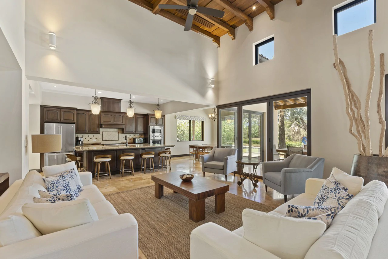 La Dulce Vida 7: Exclusive 5-Bedroom Mansion in La Dulce Vida, Hacienda Pinilla. Unmatched Elegance & Privacy - Gallery image 7