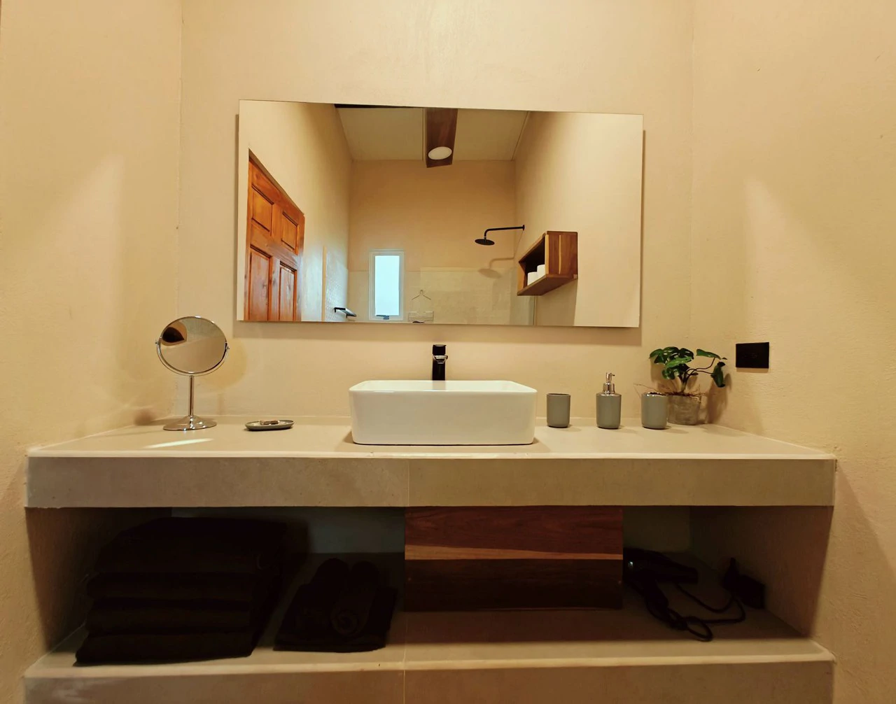 ID 751: Turn-Key Villa with Proven Income Near Cahuita National Park – Main House, Casita, and Stunning Pool on Over Half an Acre - Gallery image 28