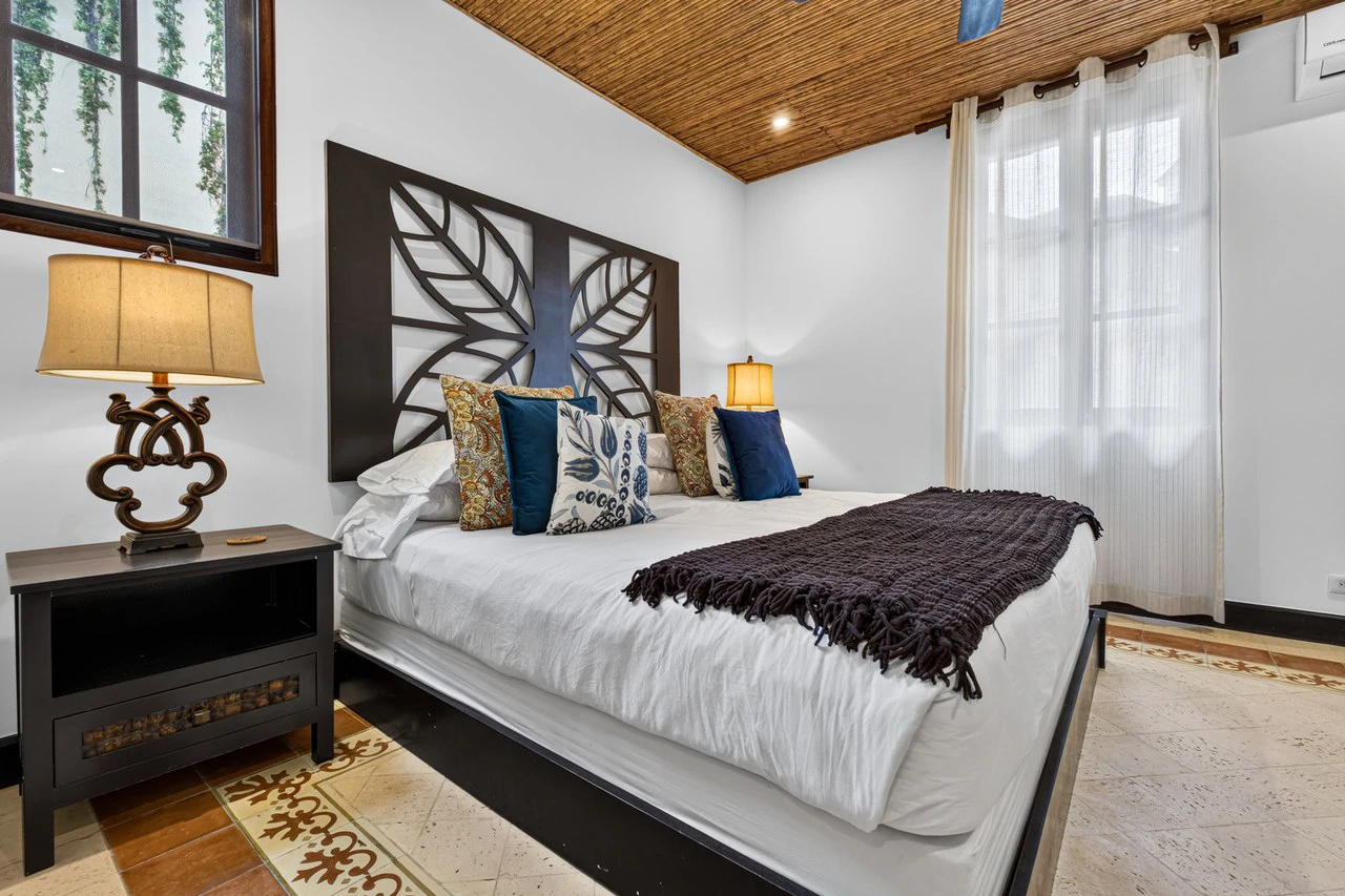 16 Avenida La Antigua: Renovated Turn- Key Living in the Heart of Las Catalinas - photo 12