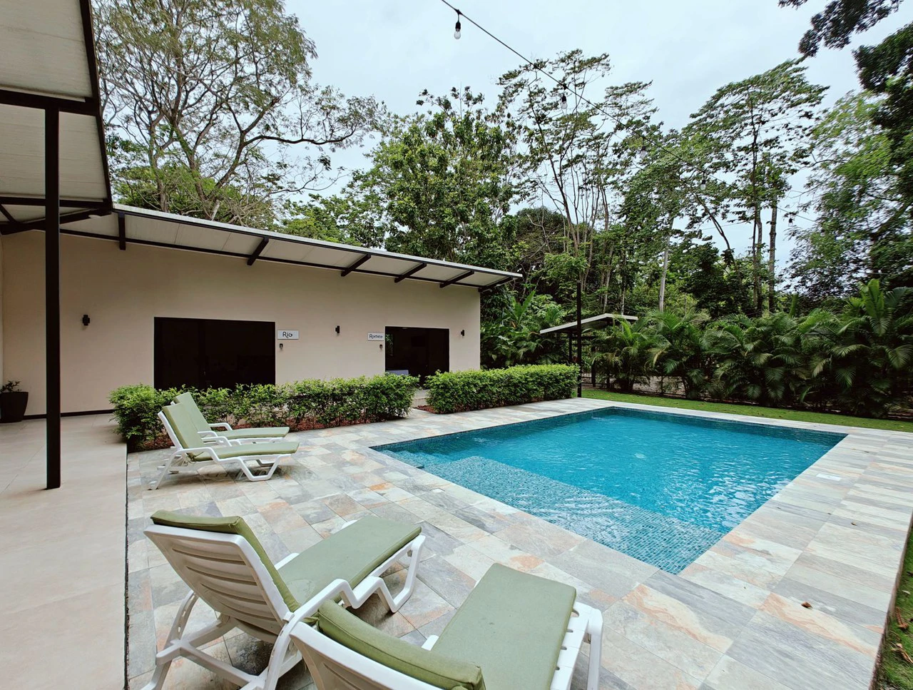ID 751: Turn-Key Villa with Proven Income Near Cahuita National Park – Main House, Casita, and Stunning Pool on Over Half an Acre - Gallery image 3
