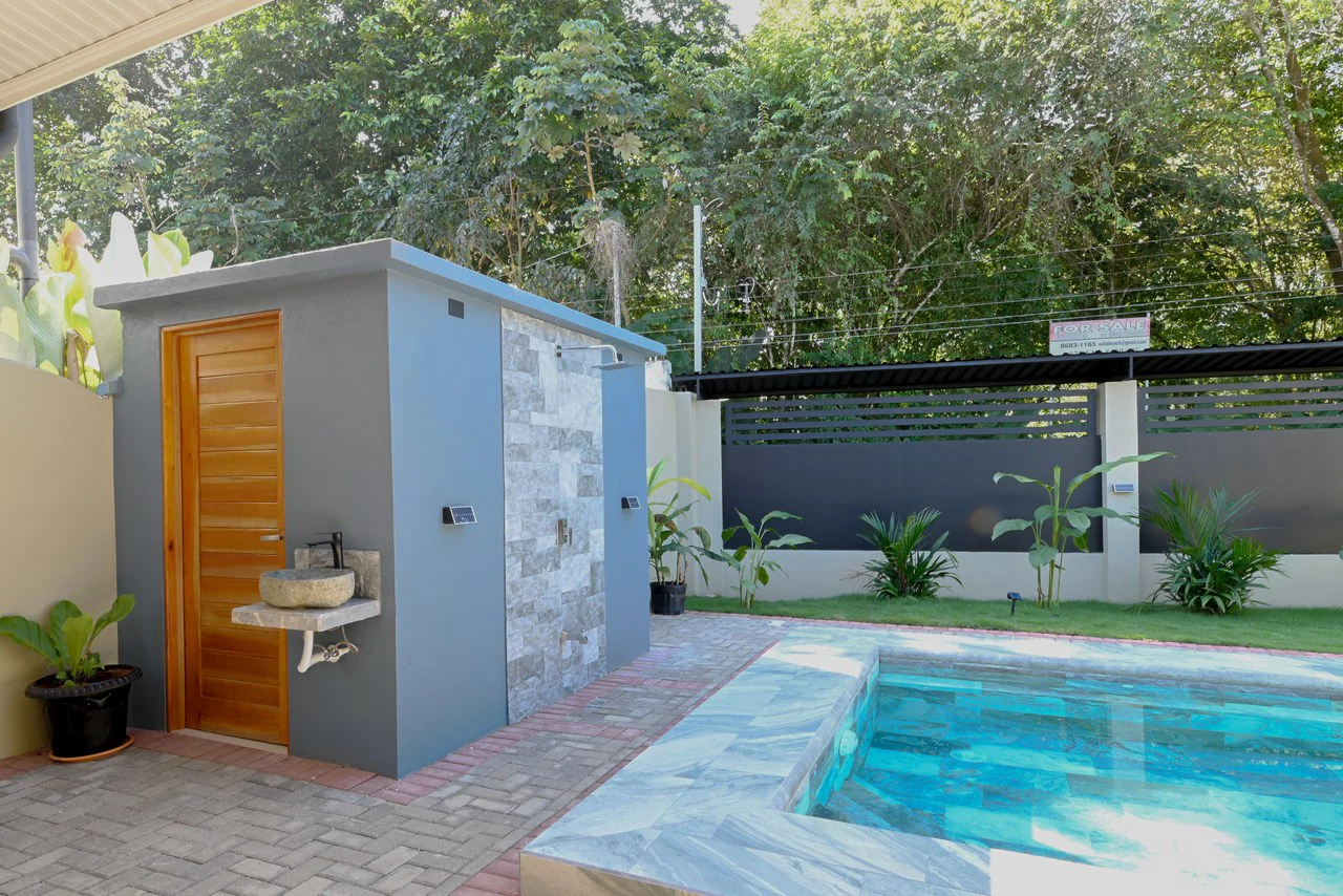Modern Coastal Luxury: New 3-Bedroom Home Steps from South Pacific Beach: Near the Coast House For Sale in Uvita - Gallery image 10