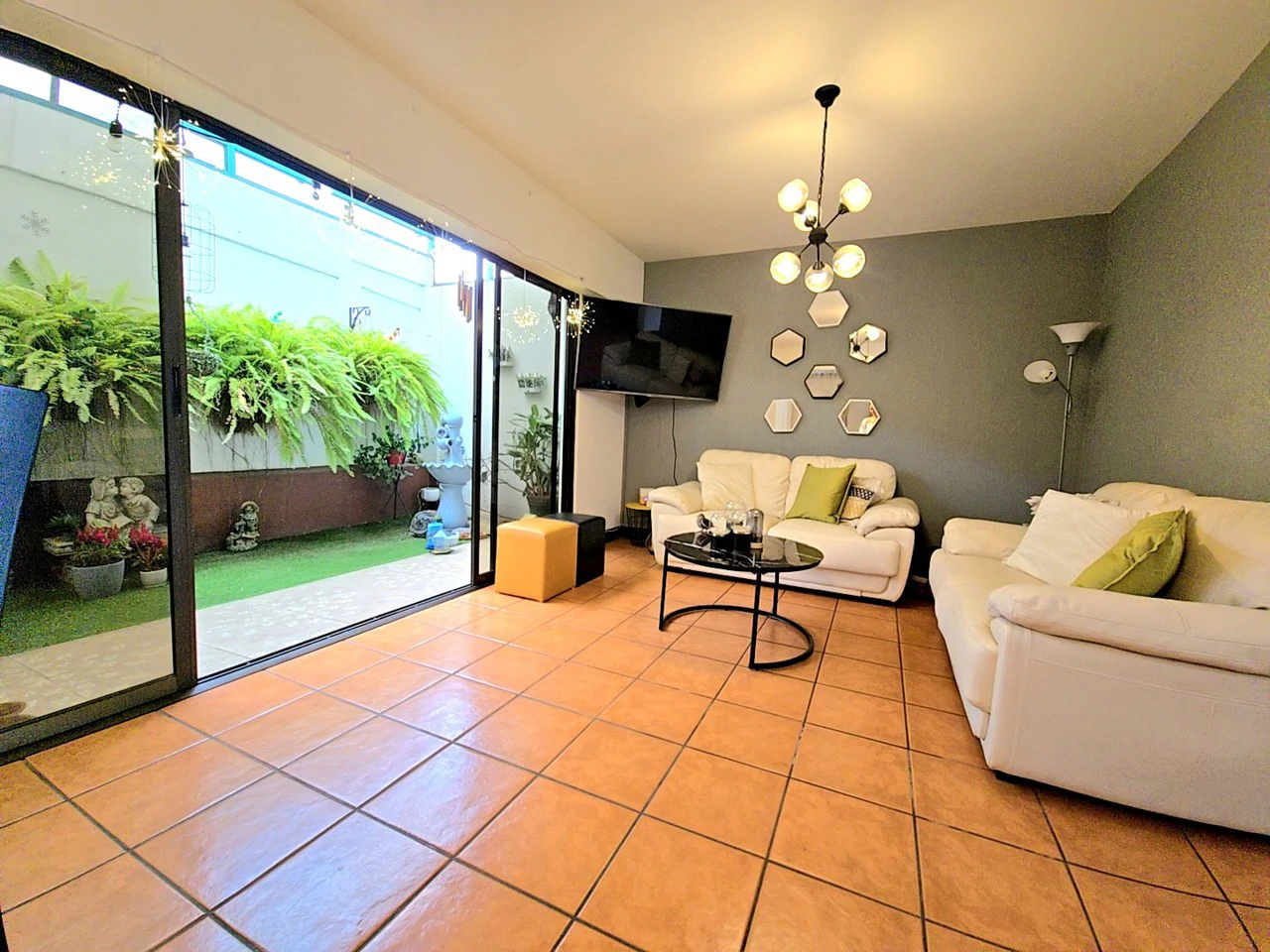 House For Sale in Llorente - Gallery image 4