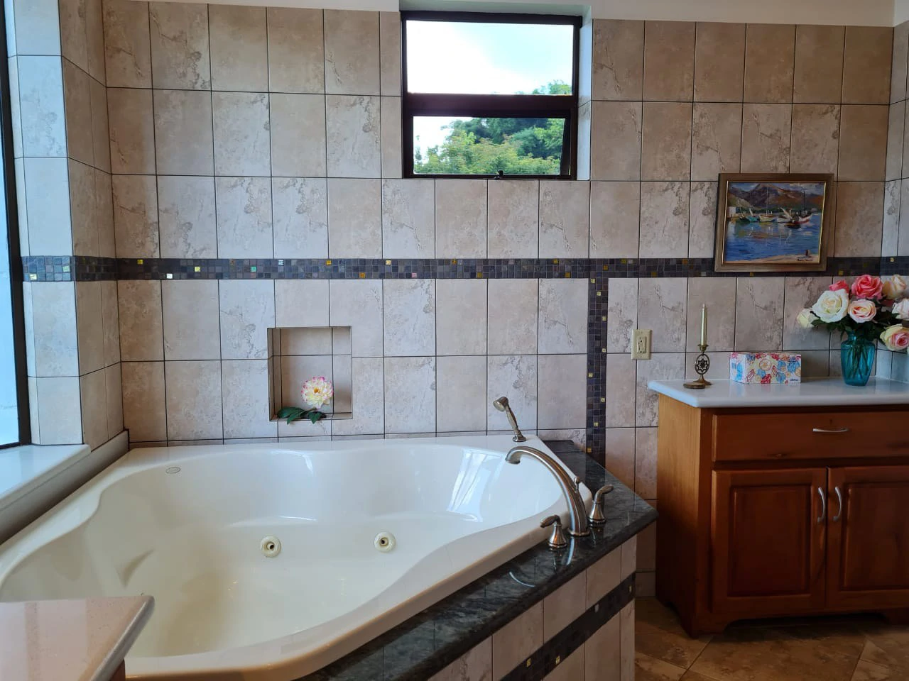 Villa Corazon: Unique LAKE FRONT property, 2 Villas and Tiny house on 5 acres with lake access. - Gallery image 30