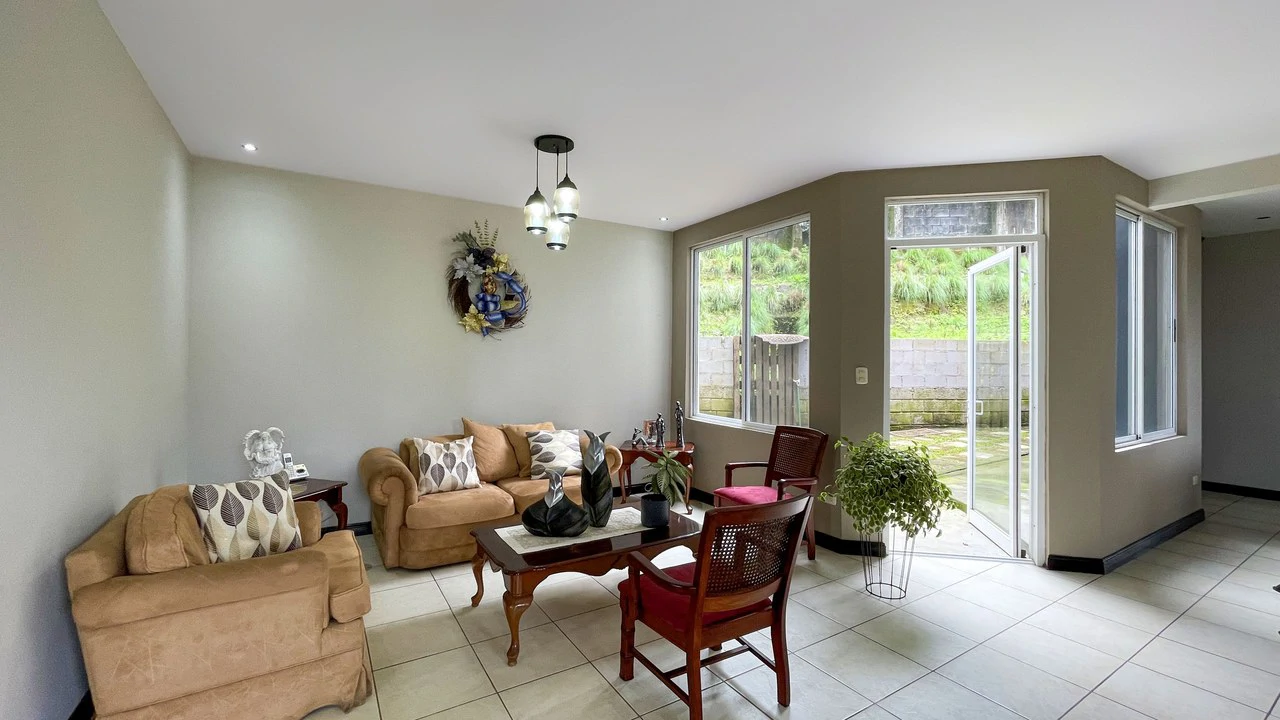House for sale with large lots Grecia- San Isidro - Gallery image 7