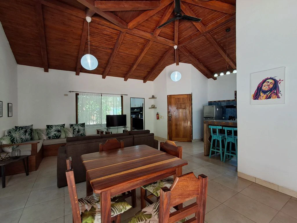 Casa Colibri: Tropical Home with Casita, Pool & Prime Buenavista Location - Gallery image 4