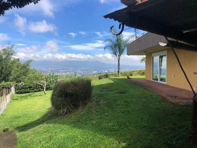 Property in the exclusive green area - San Antonio Escazú with a view of the valley - Gallery image 3