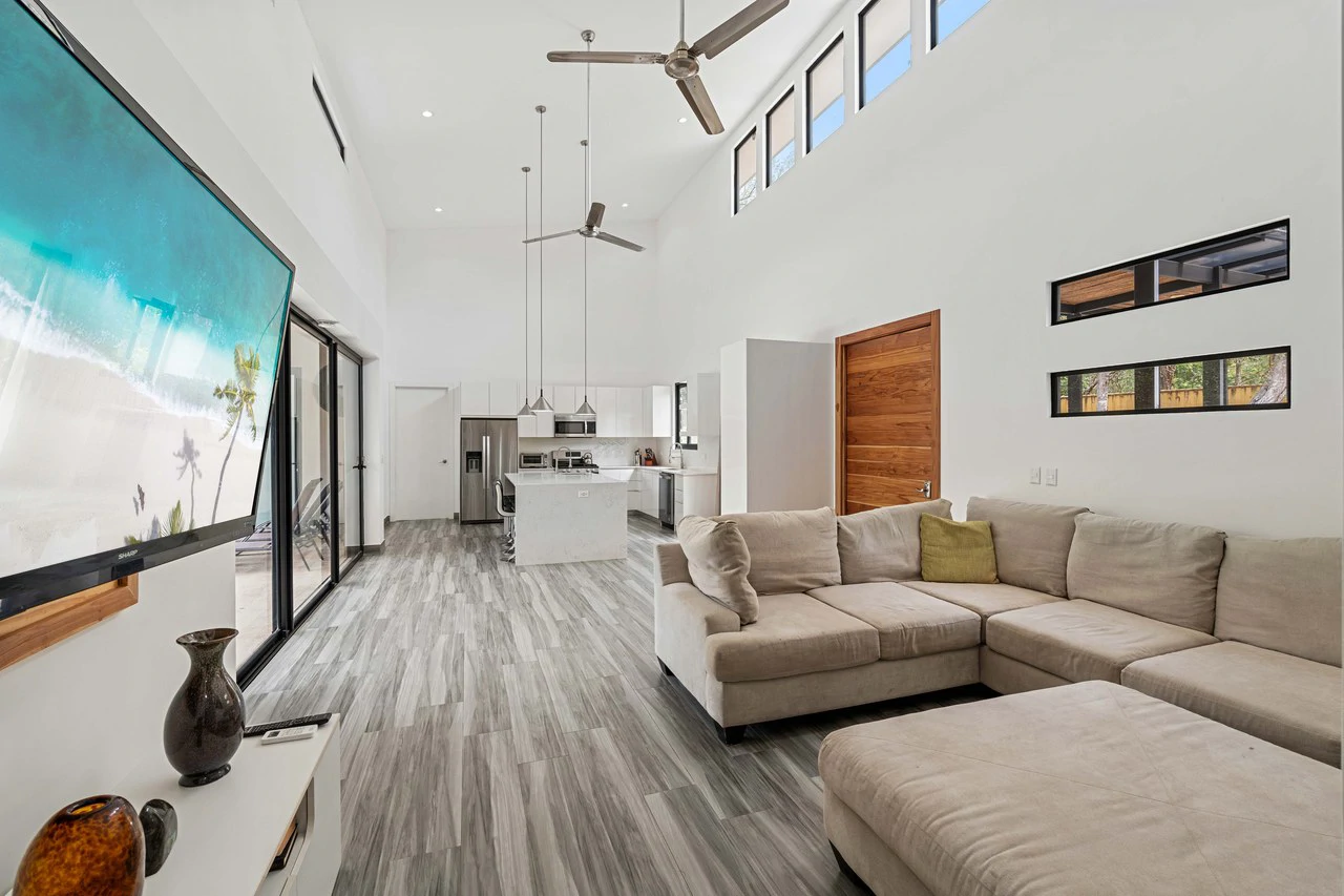 Casa Avalon: New 4-Bedroom Home on 1.48-Acre Lot – Build 2 More Structures, Just Minutes from the Beach! - Gallery image 3