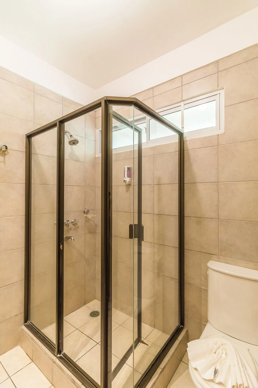 Popular 20-room Boutique hotel /retreat. Stunning ocean views - Gallery image 6
