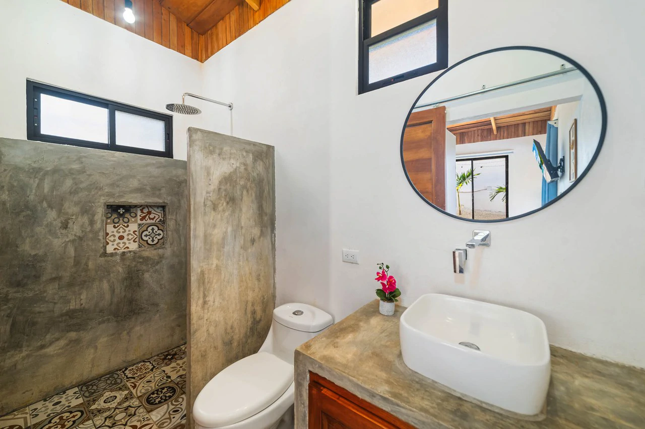 Villa Nanku: Tropical Playa Negra Home with Guest House & Pool - Gallery image 17