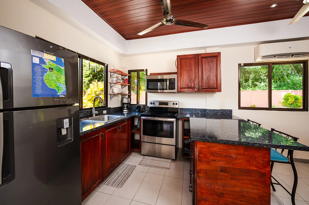 Casa Venturini: Charming Single-Family Home with Quality Finishes, Private Pool & Expansion Opportunity - Gallery image 7